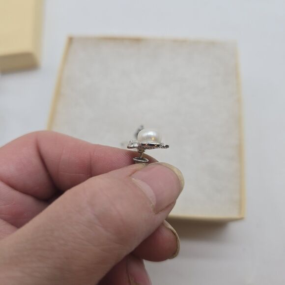 Penguin Faux Pearl Earrings Stud Silver ToneSOLD ON EB - Picture 5 of 6